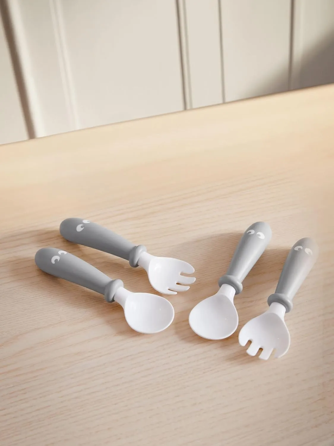 BabyBjörn Baby Spoon and Baby Fork, 4 pcs, Gray | Baby Utinsels | Toddler Utinsels | Toddler Fork and Spoon Set | Baby Silverware | Toddler Silverware