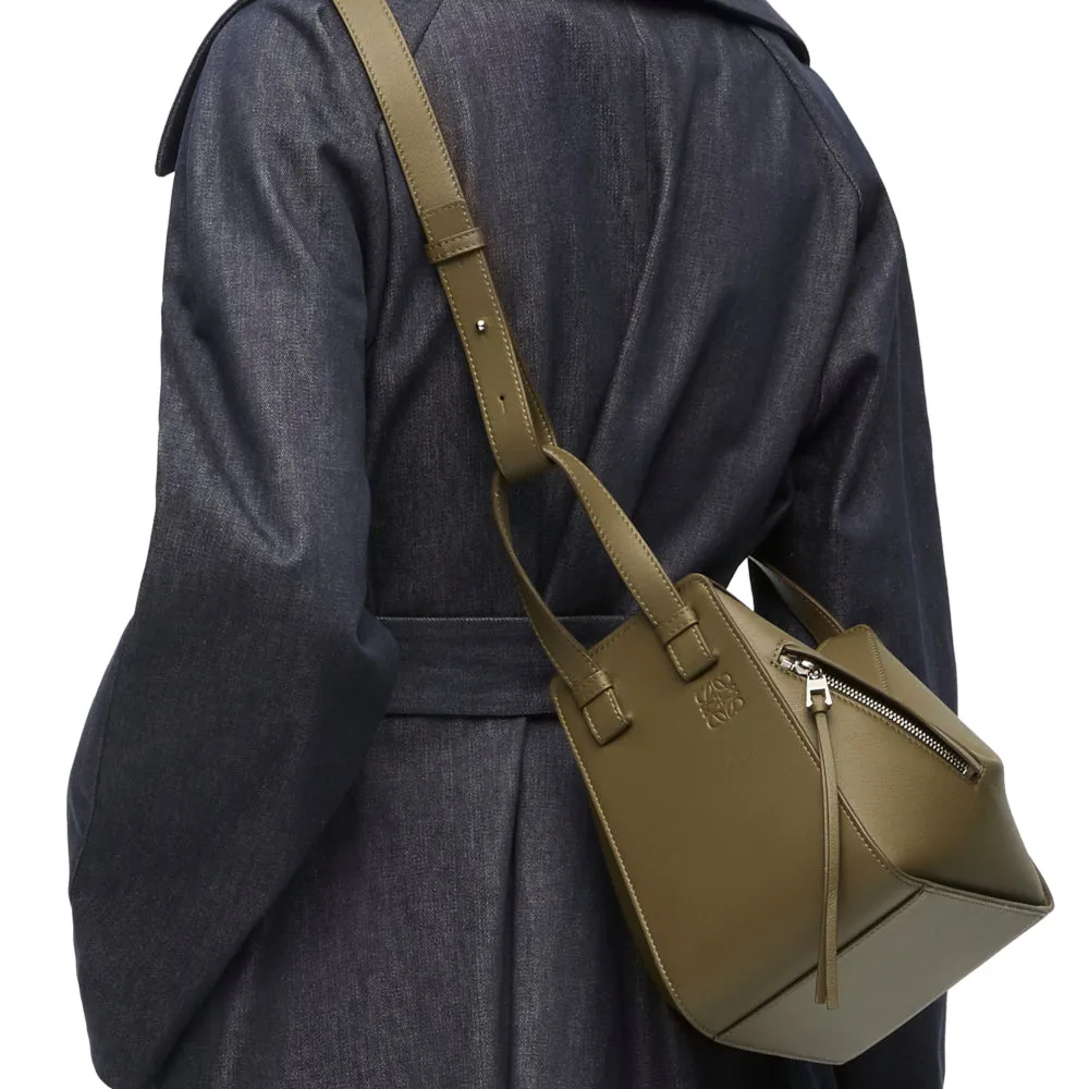 Compact Hammock bag in classic calfskin