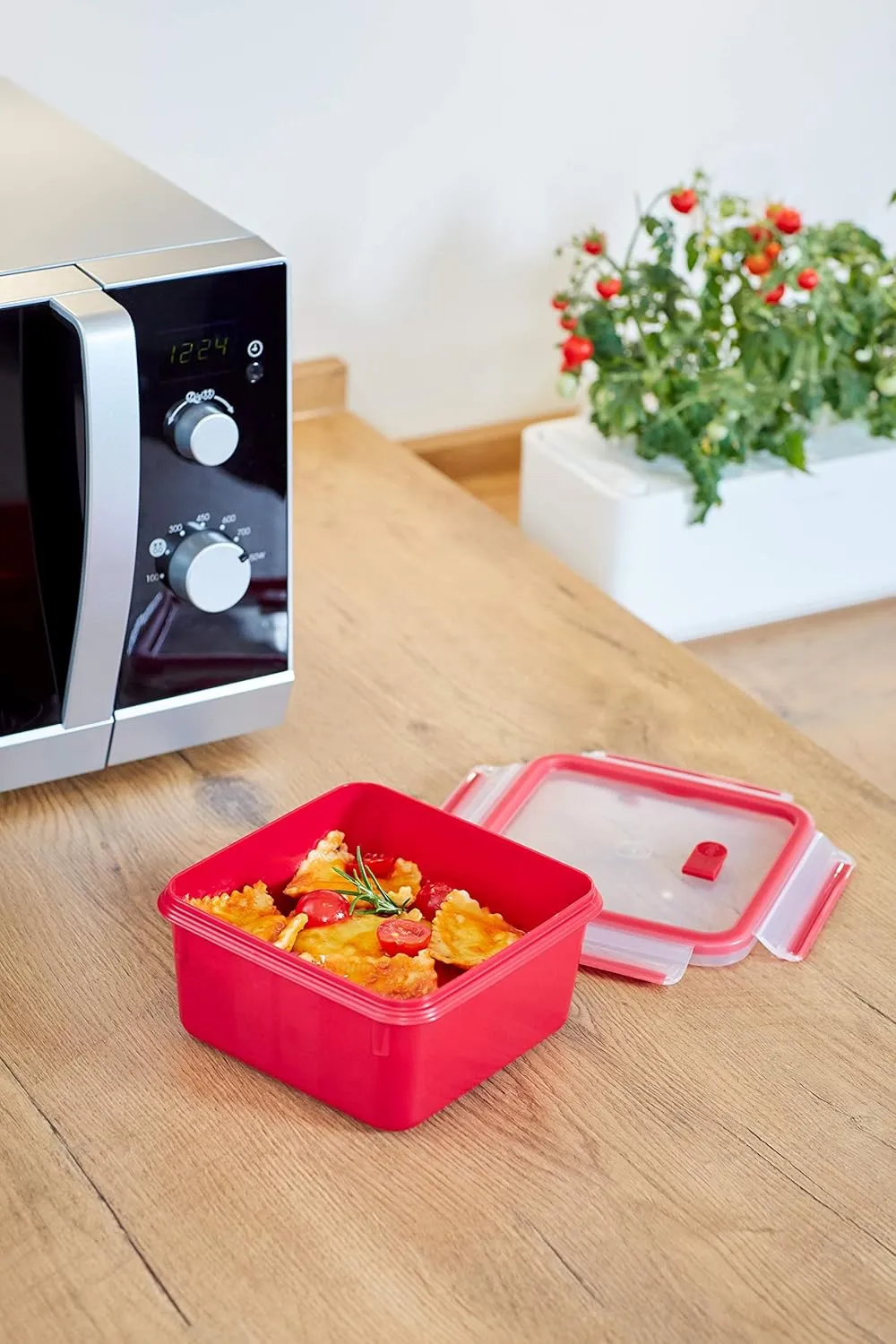 Emsa Clip & Micro N10604 Microwave Valve 1.3 L Square Lunch Box Integrated Measurements Made in Germany Red/Transparent