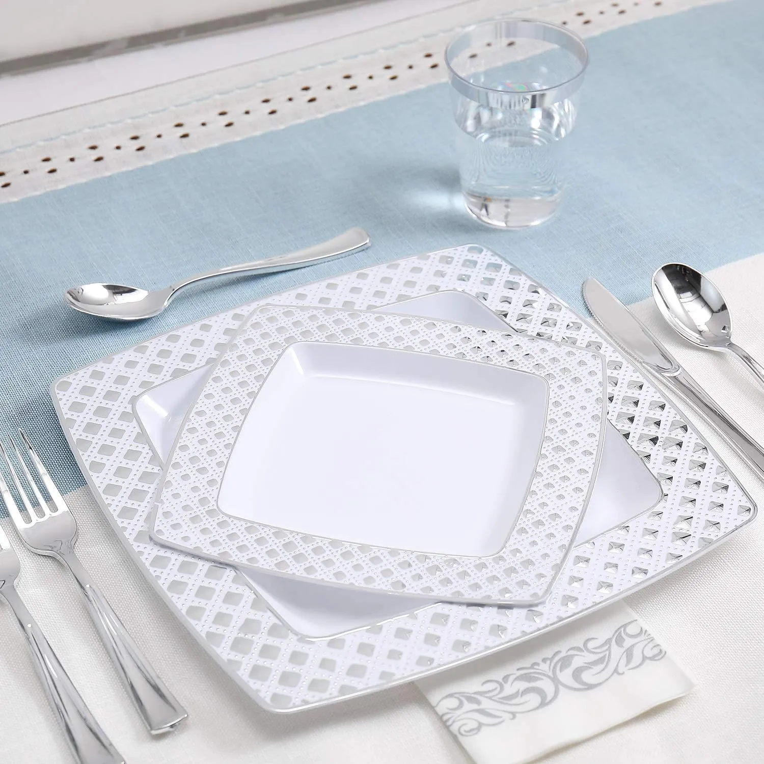 FOCUSLINE 175 Piece Silver Dinnerware Set for 25 Guests- Square Plastic Plates with Diamond- Including Disposable 25 Dinner Plates, 25 Dessert Plates, 25 Napkins, 25 Cups, 25 Silverware Set