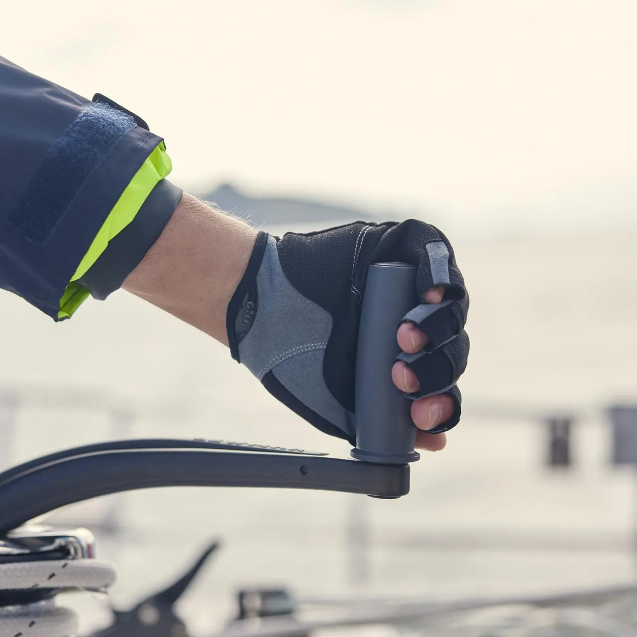 Gill Deckhand Sailing Gloves Short Finger with 3/4 Length Fingers - 50  UV Sun Protection & Water Repellent