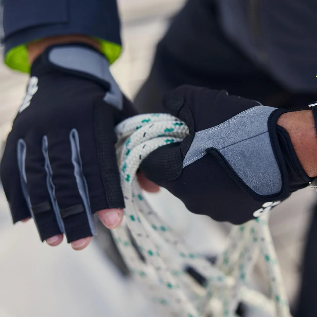 Gill Deckhand Sailing Gloves Short Finger with 3/4 Length Fingers - 50  UV Sun Protection & Water Repellent