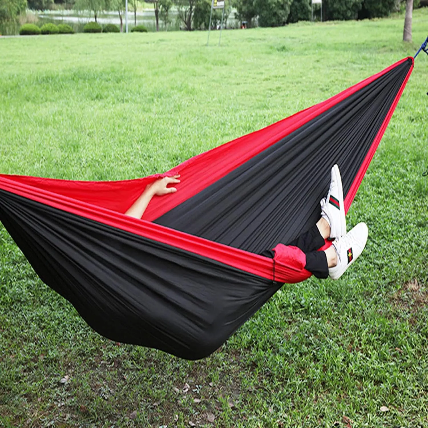 HUHJYUGE Outdoor Camping Hammock, Portable Ultralight Travel Hammocks, Breathable Nylon Parachute Hammock, with Tree Straps and Carabiners, for Hiking Backpacking (C)