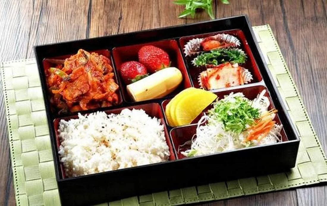 JapanBargain, Red and Black Japanese Traditional Plastic Lacquered Lunch Bento Box 6 Compartments for Restaurant or Home Tray and Plate Set Made in Japan (12, 11.75"x9.5")