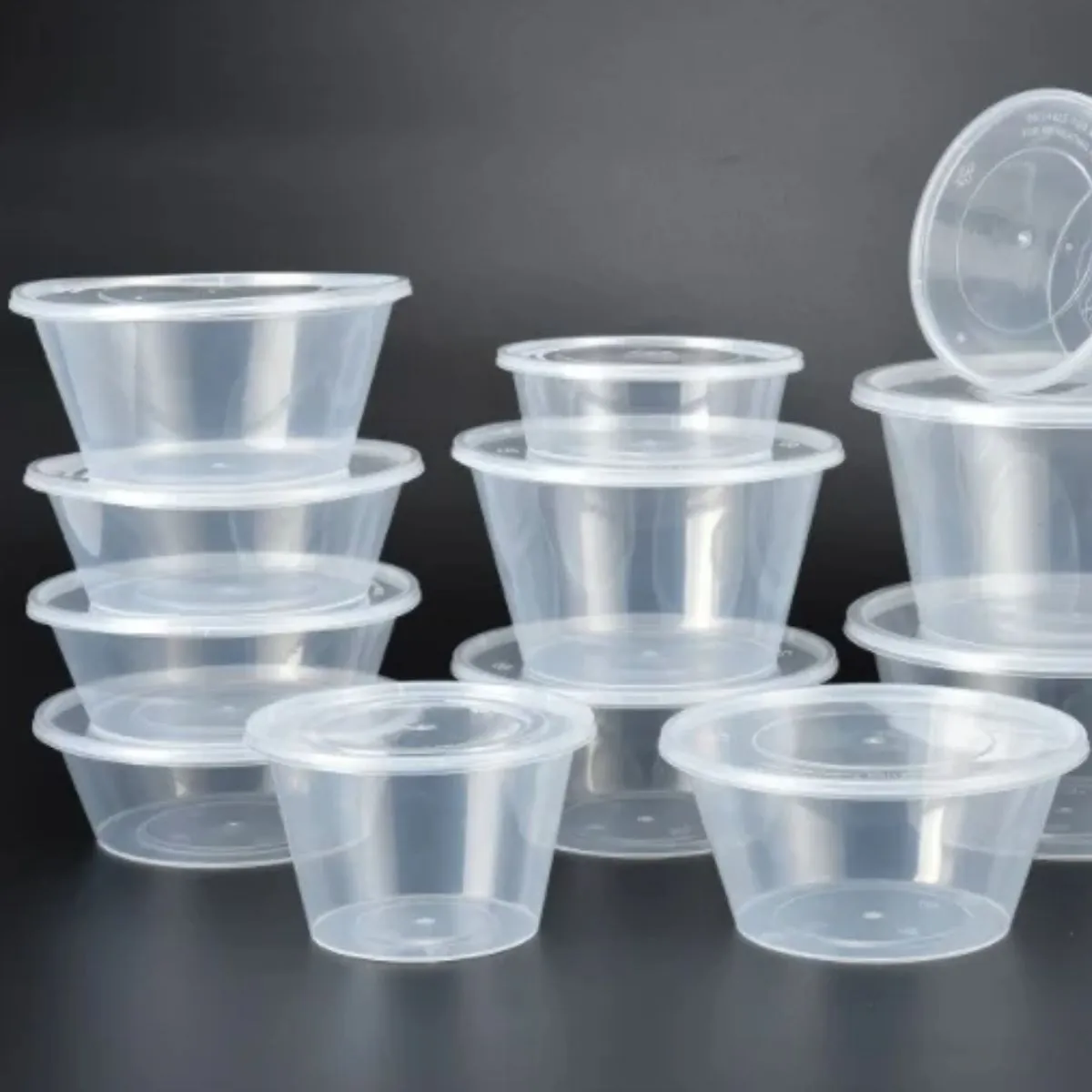 Pack of 250 Clear Round Plastic Takeaway Containers with Lids Available Sizes 8oz, 12oz & 16oz.