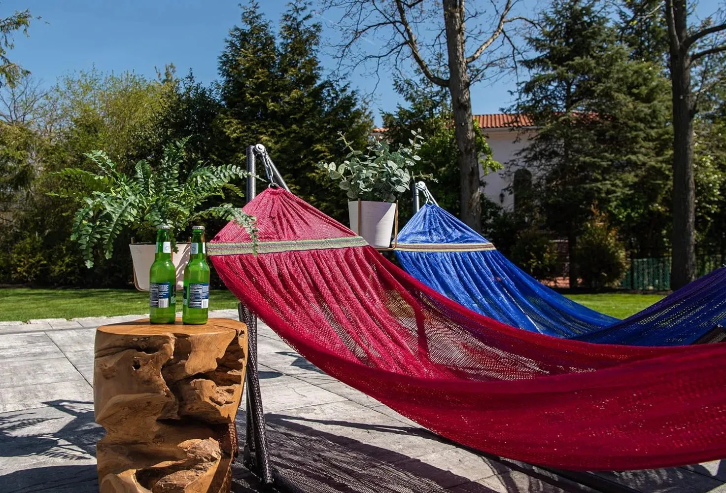 Portable Hammock with Steel Stand - Adjustable Outdoor Hanging Bed for Camping, Beach & Patio