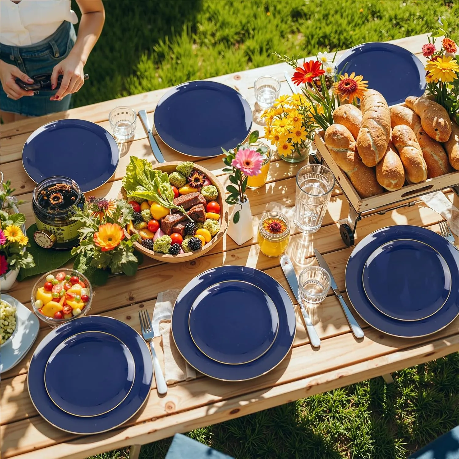 PULOTE 200 Pieces Blue Plastic Plates - Navy Blue and Gold Disposable - Include 100PCS 10 inch Dinner & 100PCS 7 inch Dessert Plate for Party, Graduation & Memorial Day