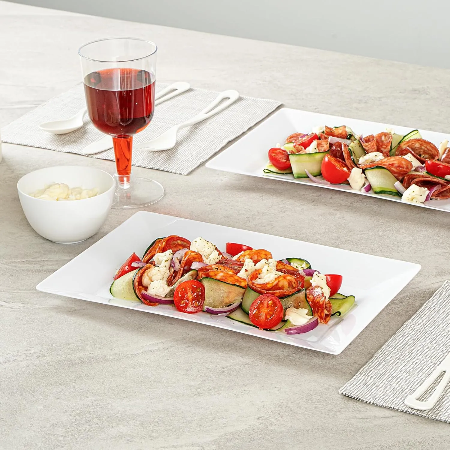 Restaurantware Moderna 9.5 x 6.3 Inch Premium Disposable Plates 100 Rectangular Plastic Plates For Parties - Durable Heavy-duty White Plastic Dinner Plates For Warm And Cold Foods