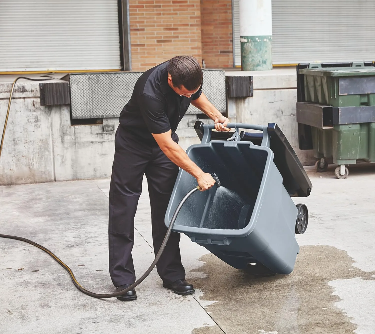 Rubbermaid Commercial Products Brute Step-On Rollout Trash/Garbage Can/Bin with Wheels 32 GAL Gray for Restaurants/Hospitals/Back of House/Warehouses/Home