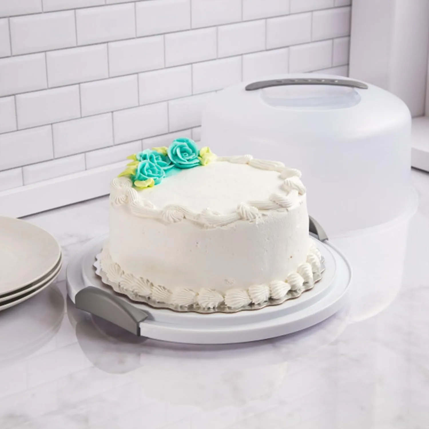 Sterilite Cake Server, Plastic Food Storage Container with Lid, Latches and Handle, Dessert Carrier, Dishwasher Safe, Clear Lid and White Base, 4-Pack