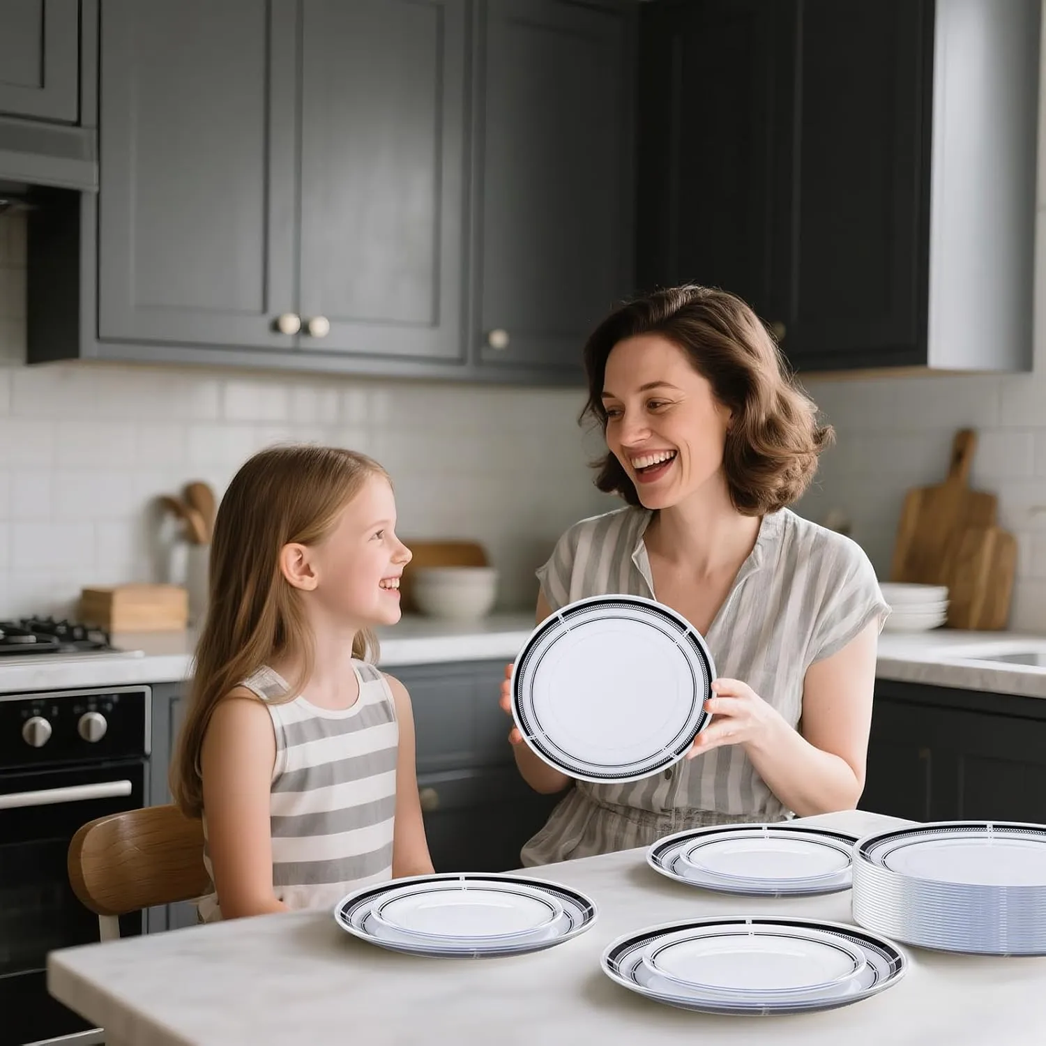 U-QE 20Pcs Black Plastic Plates - Black and White Plates Disposable Heavy Duty, Fancy Rim Pattern Perfect for Weddings, Tea Parties, Holidays - 10.25" Dinner Plate & 7.5" Dessert Plate