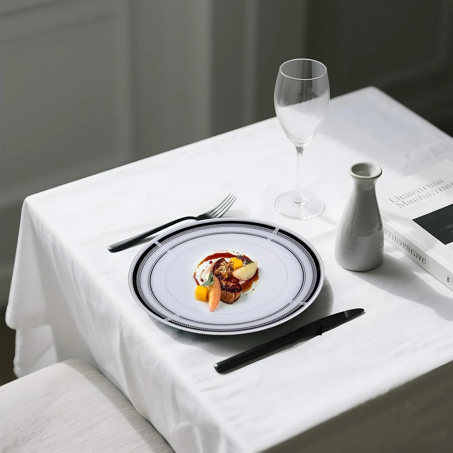 U-QE 20Pcs Black Plastic Plates - Black and White Plates Disposable Heavy Duty, Fancy Rim Pattern Perfect for Weddings, Tea Parties, Holidays - 10.25" Dinner Plate & 7.5" Dessert Plate