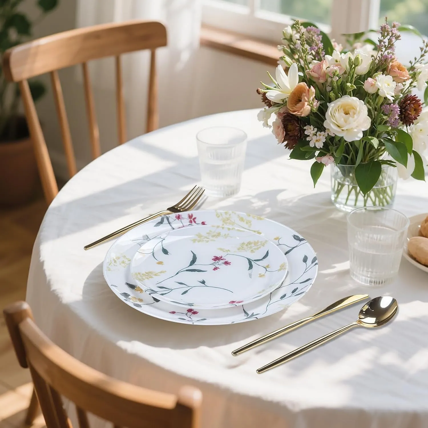 U-QE 20Pcs Wildflower Plastic Plates - Spring Floral Plates Disposable Heavy Duty, Fancy Floral Pattern Perfect for Weddings, Tea Parties, Holidays - 10.25" Dinner Plate & 7.5" Dessert Plate